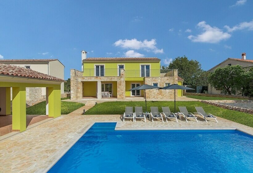 Luxury, Modernly Furnished Villa With Private Pool Near Rovinj