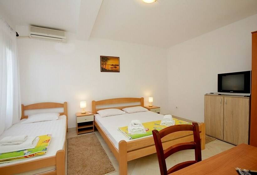 펜션 Apartments Aleksandar