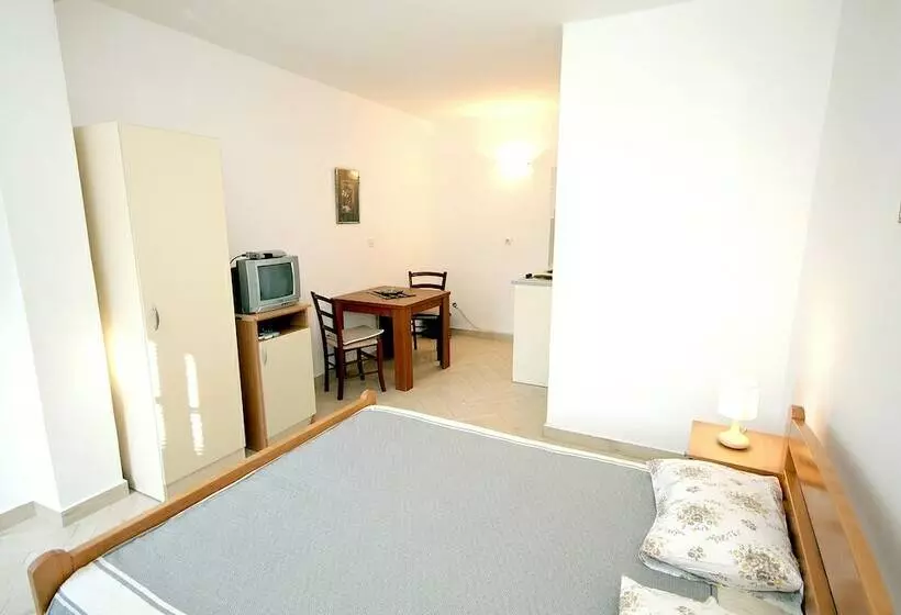 پانسیون Apartments Aleksandar
