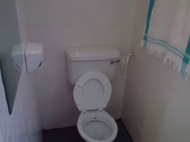 بنسيون Meg's Guest House