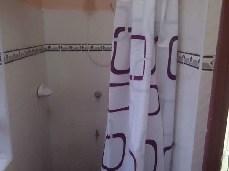 بنسيون Meg's Guest House