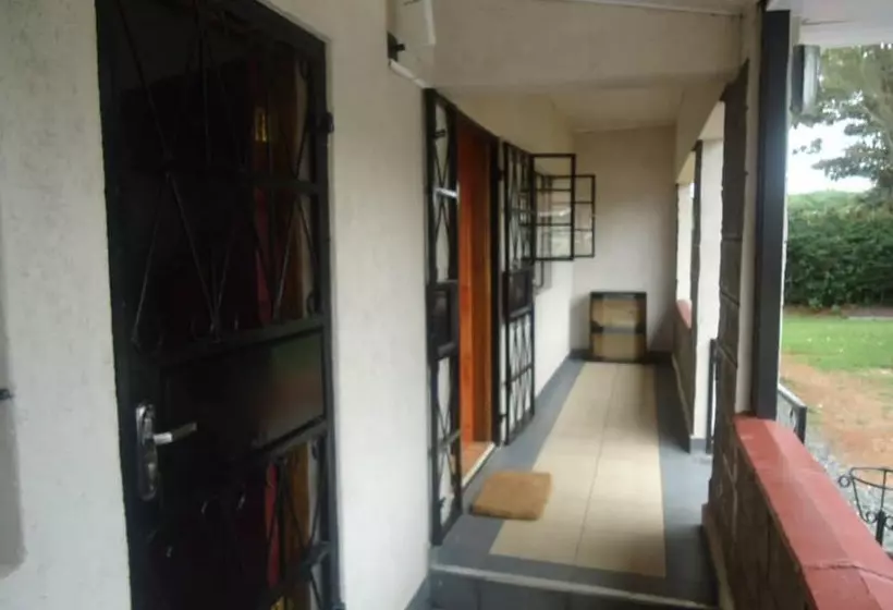 پانسیون Meg's Guest House