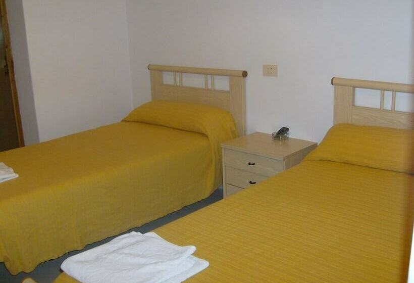 بنسيون Hostal Monterredondo