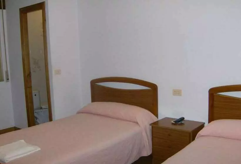 ペンション Hostal Monterredondo