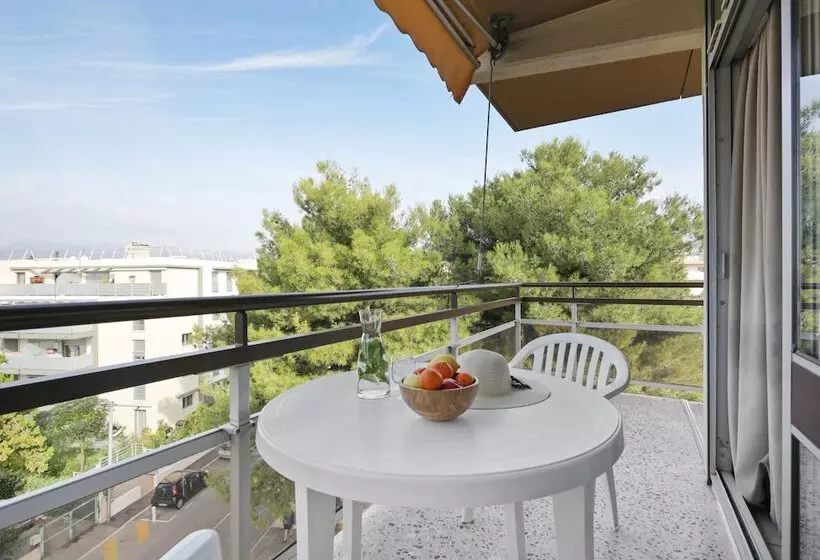 P&v Residence Saint Laurent Du Var