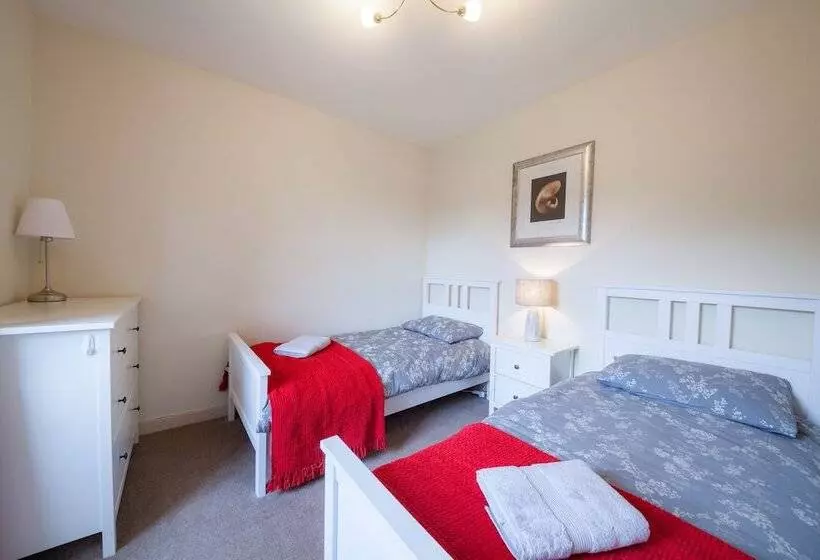 レジデンス Immaculate 3 Bedroom House In Blair Atholl