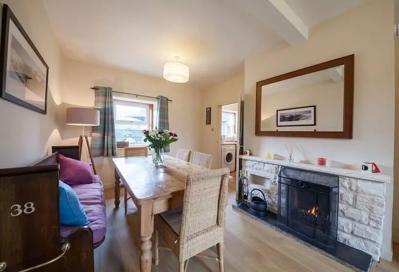 レジデンス Immaculate 3 Bedroom House In Blair Atholl