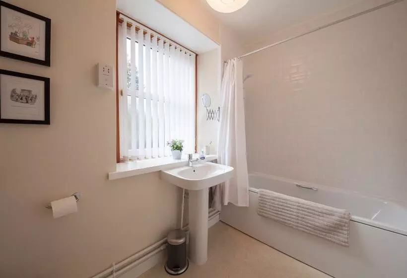 レジデンス Immaculate 3 Bedroom House In Blair Atholl