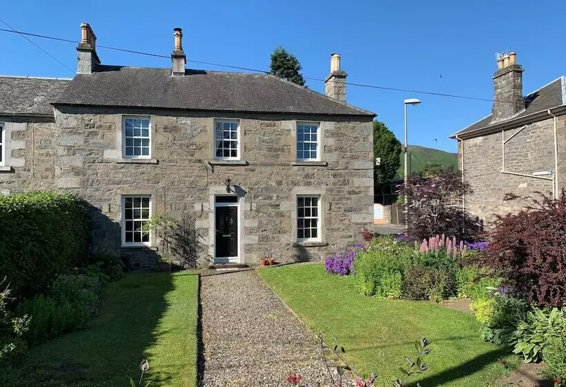 レジデンス Immaculate 3 Bedroom House In Blair Atholl