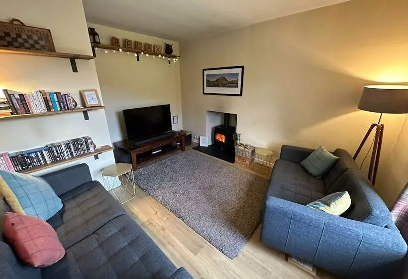 レジデンス Immaculate 3 Bedroom House In Blair Atholl