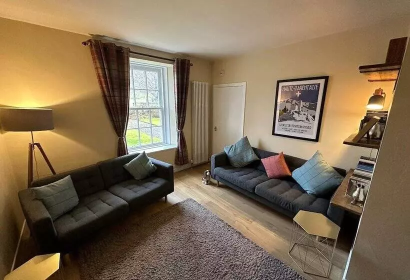 レジデンス Immaculate 3 Bedroom House In Blair Atholl