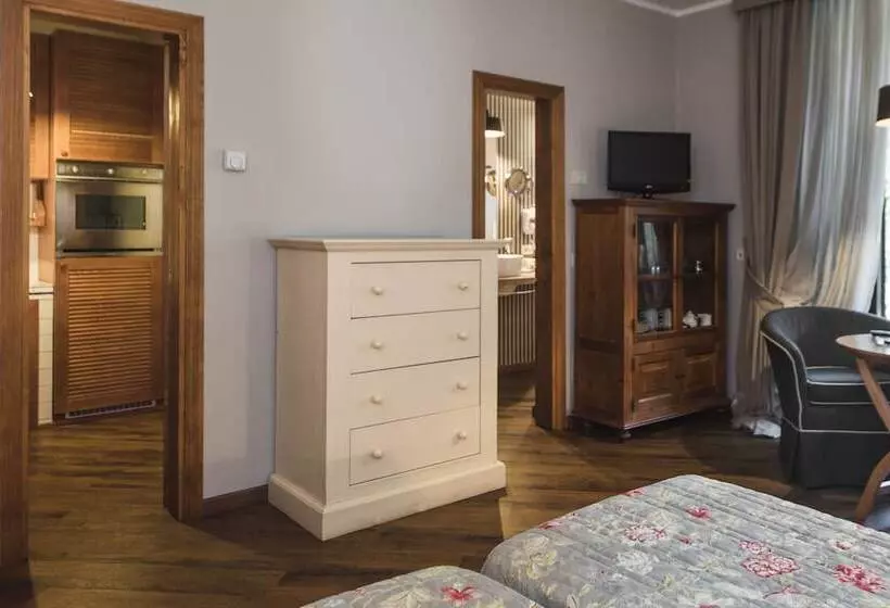 اقامتگاه Roccamare Resort   Ville E Appartamenti