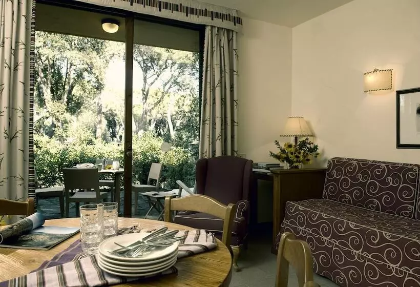 اقامتگاه Roccamare Resort   Ville E Appartamenti