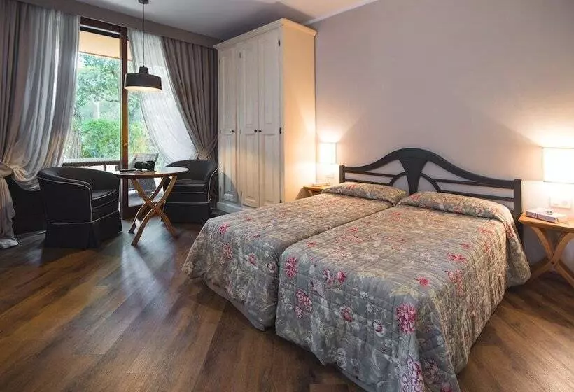 اقامتگاه Roccamare Resort   Ville E Appartamenti