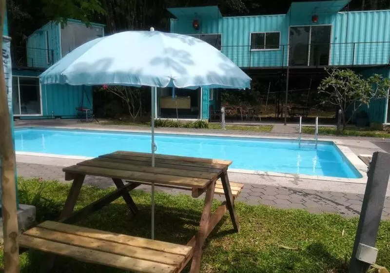 Hotelli Sarang By The Brook