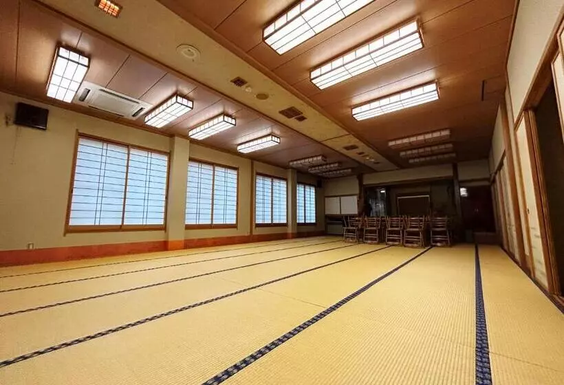 Hotelli Tomiya Ryokan