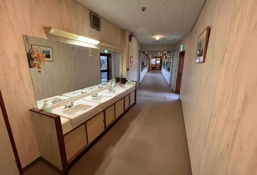 Hotelli Tomiya Ryokan