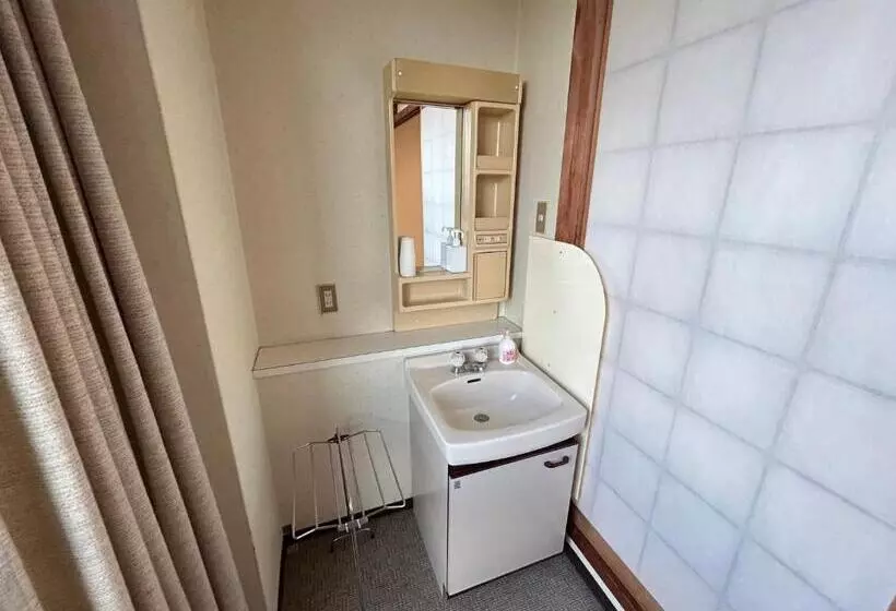 Hotelli Tomiya Ryokan