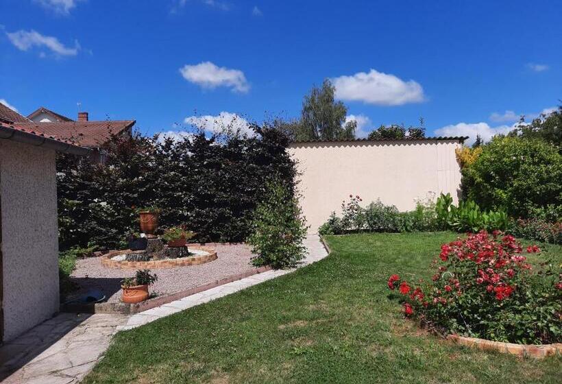 住宿加早餐  Chambre D Hôtes Le Puits Darcy