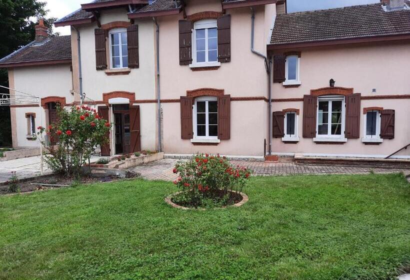 住宿加早餐  Chambre D Hôtes Le Puits Darcy