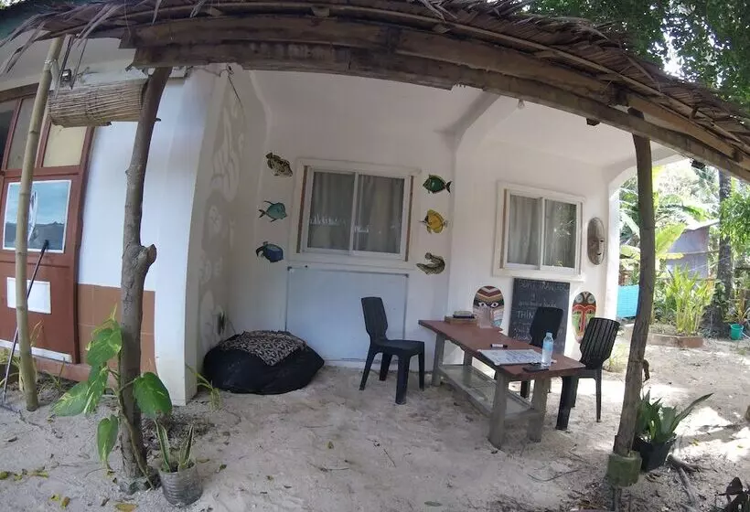 هتل Carabao Backpackers & Guesthouse