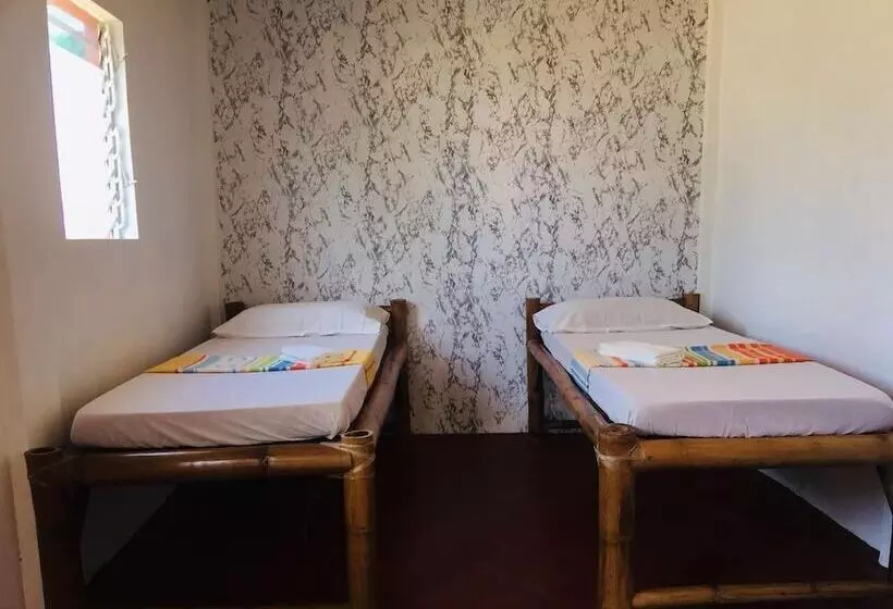 هتل Carabao Backpackers & Guesthouse