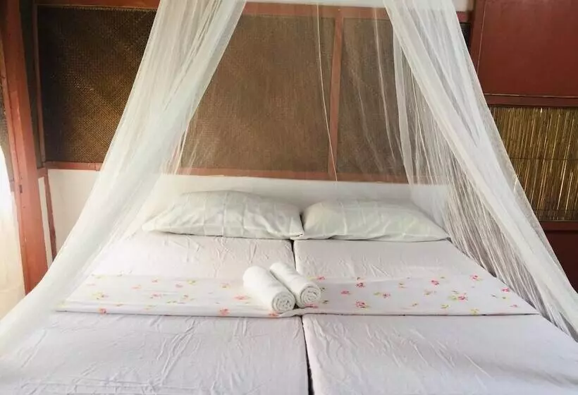 هتل Carabao Backpackers & Guesthouse