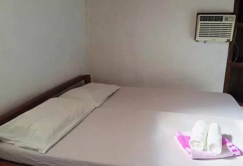 هتل Carabao Backpackers & Guesthouse