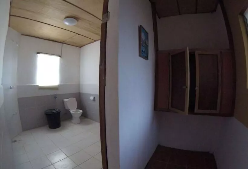 هتل Carabao Backpackers & Guesthouse