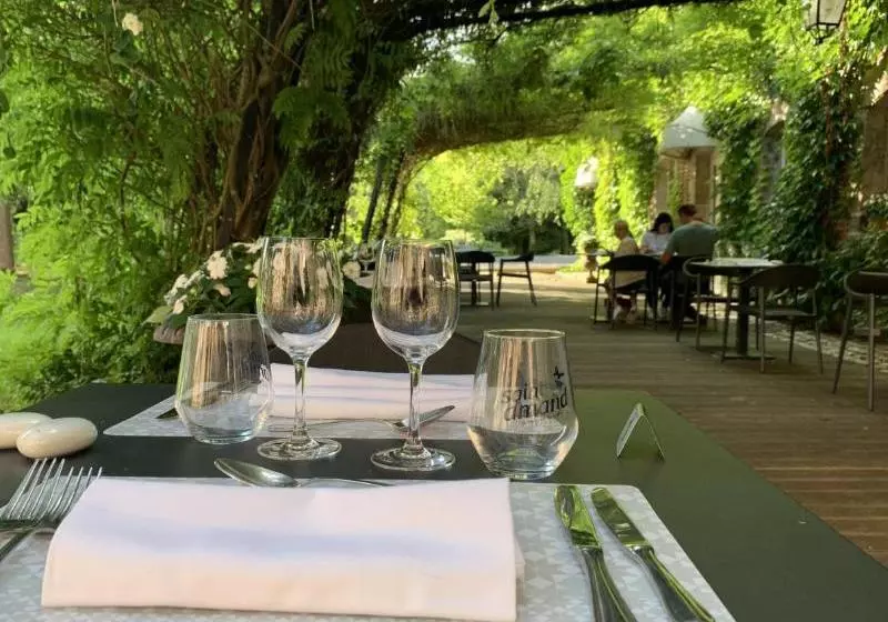 ホテル Logis Hôtel La Gentilhommière