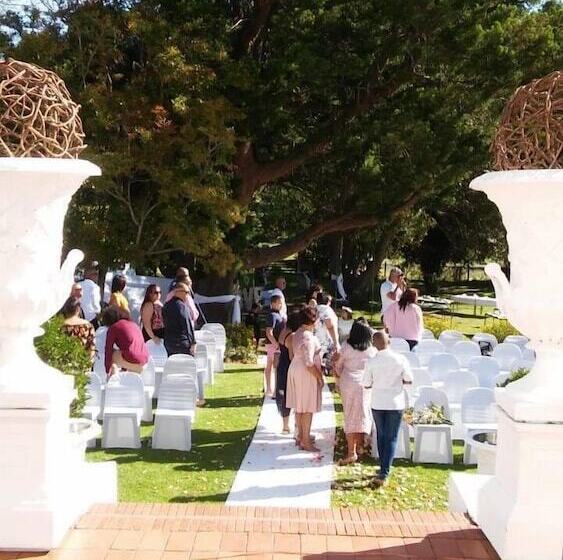 호텔 The Manor House At Knorhoek Estate