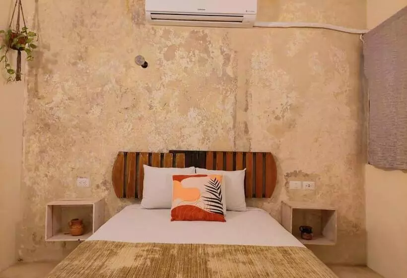 Retkeilymaja Valladolid 48 Hotel & Hostal