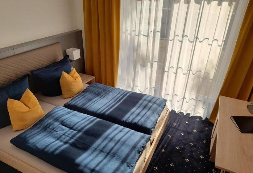 호텔 Gästehaus Weinberge