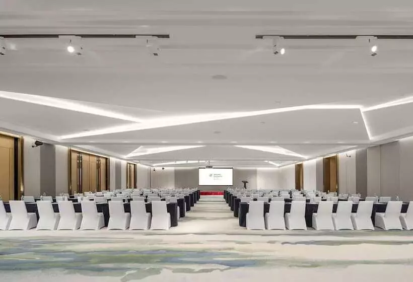 ホテル Holiday Inn Qinhuangdao Haigang