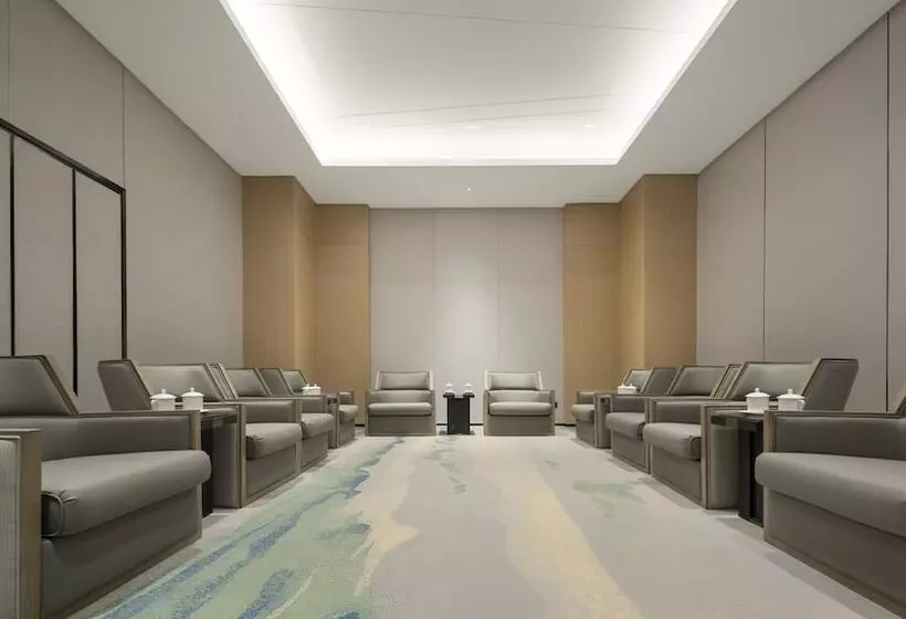 ホテル Holiday Inn Qinhuangdao Haigang