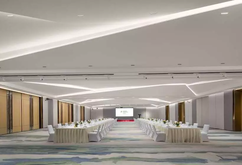 ホテル Holiday Inn Qinhuangdao Haigang