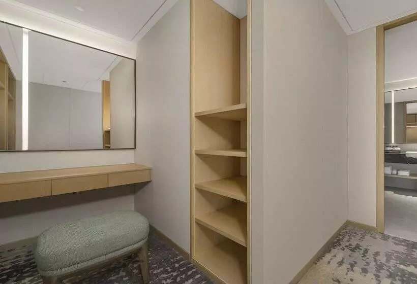 ホテル Holiday Inn Qinhuangdao Haigang