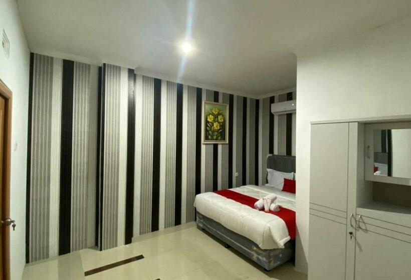 Hotel Reddoorz Plus @ Rawamangun