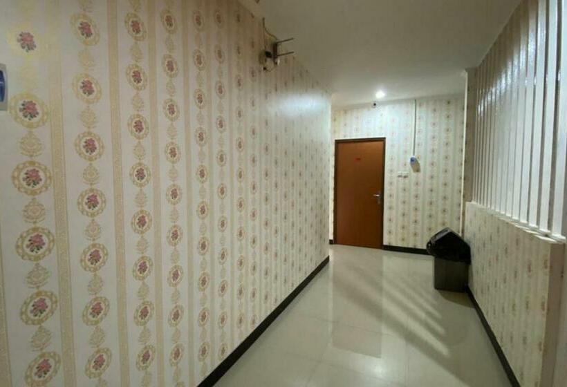 Hotel Reddoorz Plus @ Rawamangun