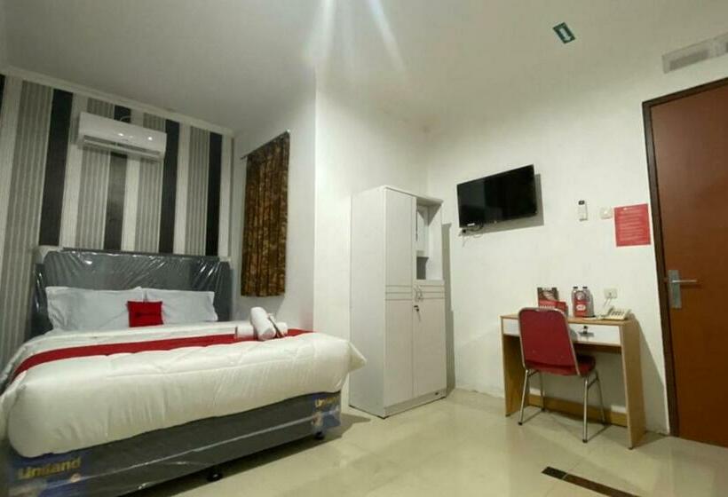 Hotel Reddoorz Plus @ Rawamangun