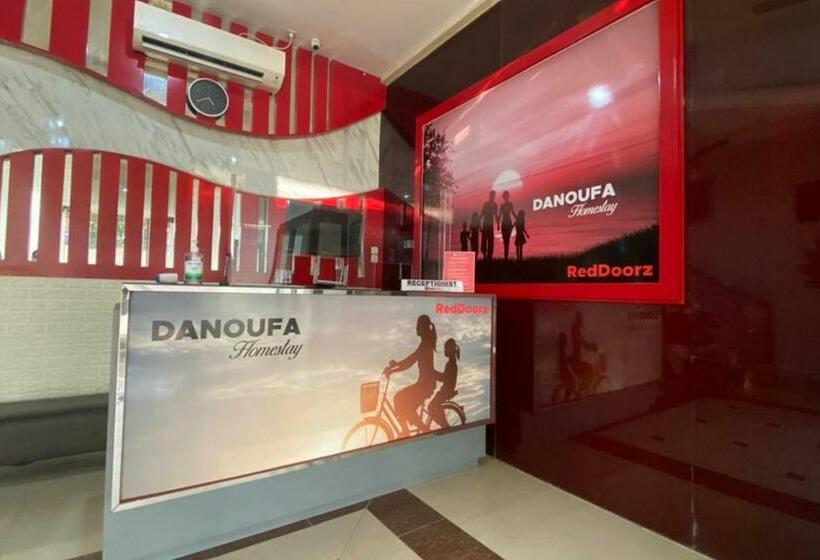 Hotel Reddoorz Plus @ Rawamangun