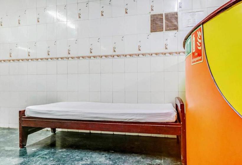 ホテル Spot On Ams Annex