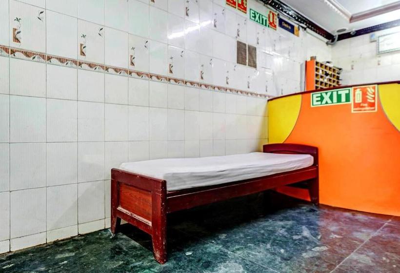 ホテル Spot On Ams Annex