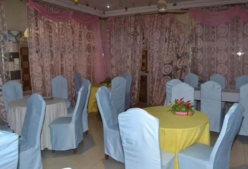 White Horse Hotel Porto Novo