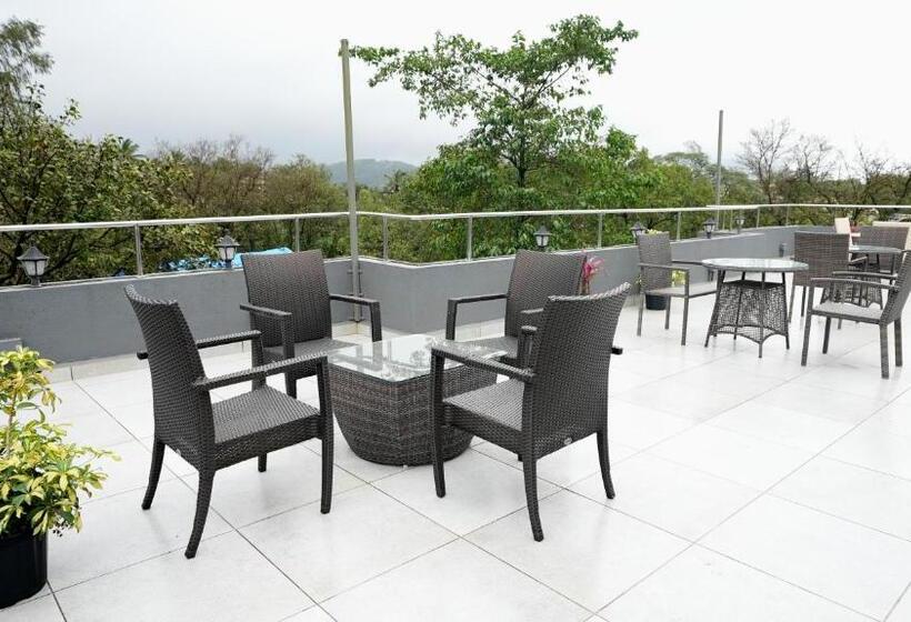 Le Papillon By Bay Hotels