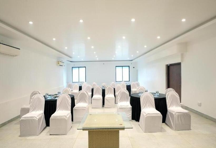 Le Papillon By Bay Hotels