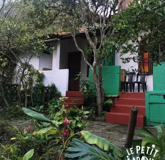 Le Petit Jardin