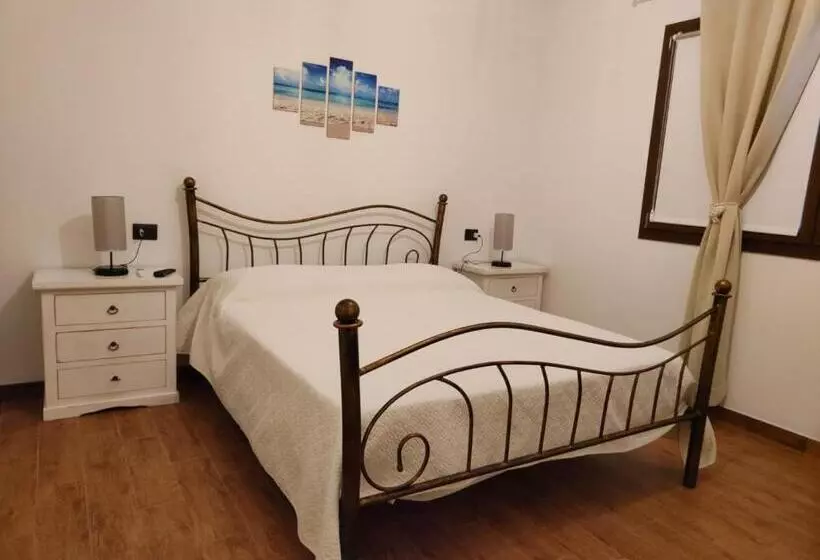 ペンション Casa Janas Affittacamere Bed & Breakfast