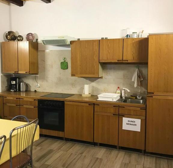 Пансион Cazare Iedera