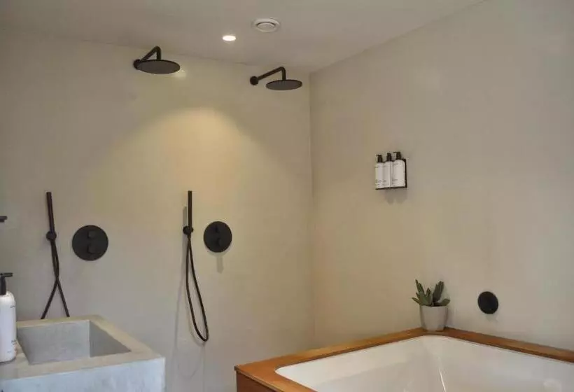 Van Heeckeren Apartments & Suites Buren